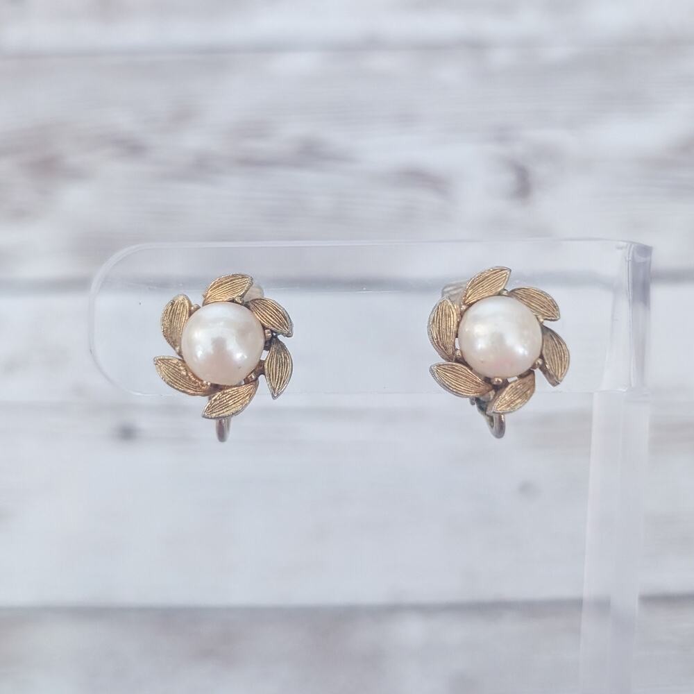Vintage Lisner Clip On Earrings Faux Pearl with Leaf Halo - Tarnished
